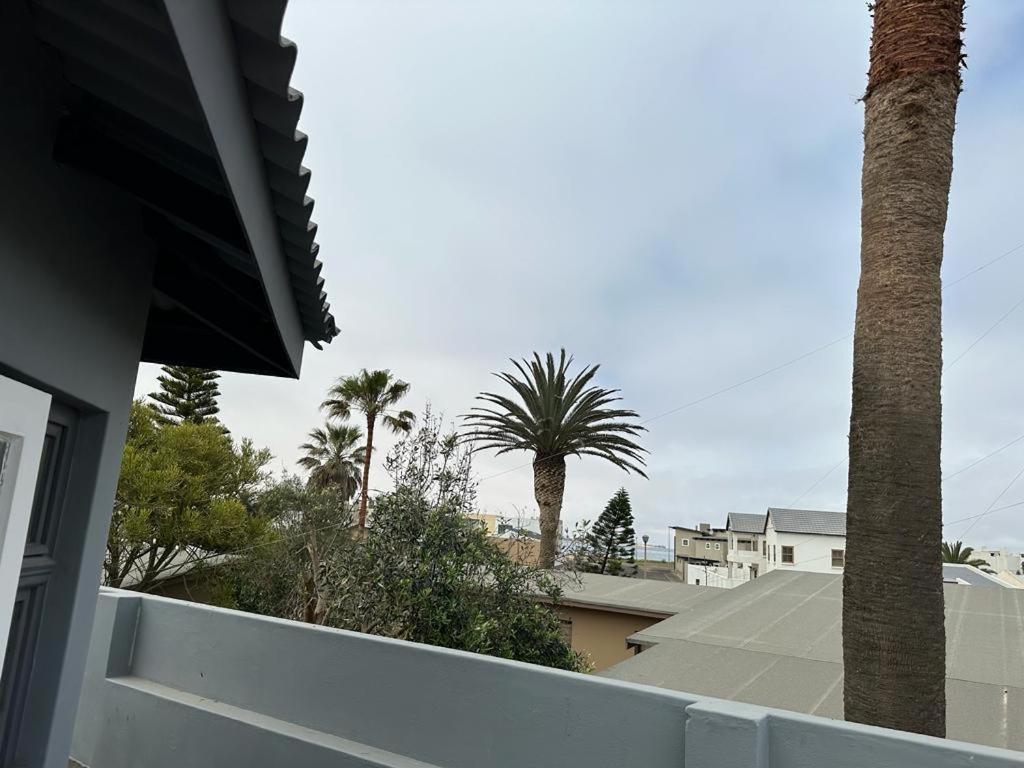 Coastwave Guest House Walvis Bay Bagian luar foto