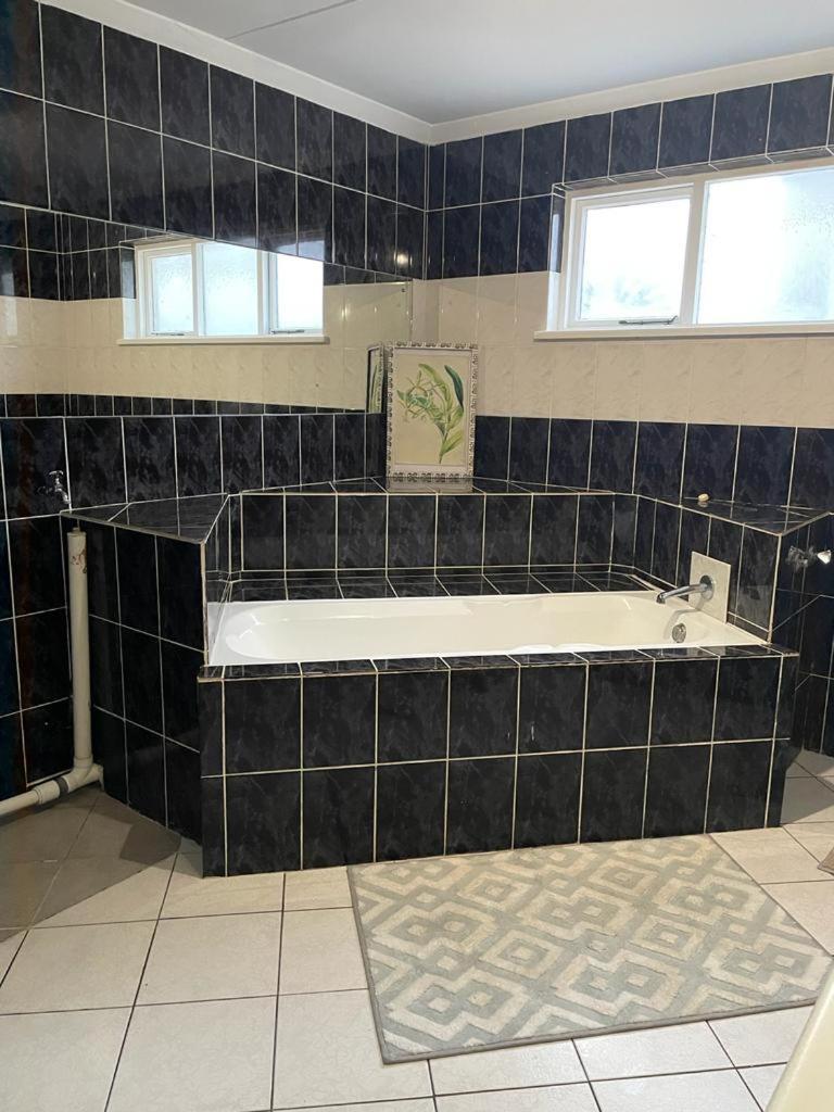 Coastwave Guest House Walvis Bay Bagian luar foto