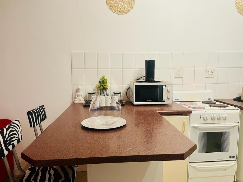 Coastwave Guest House Walvis Bay Bagian luar foto