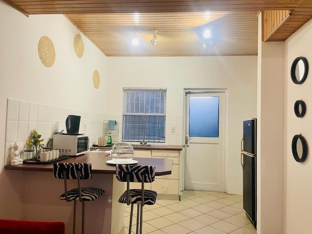 Coastwave Guest House Walvis Bay Bagian luar foto