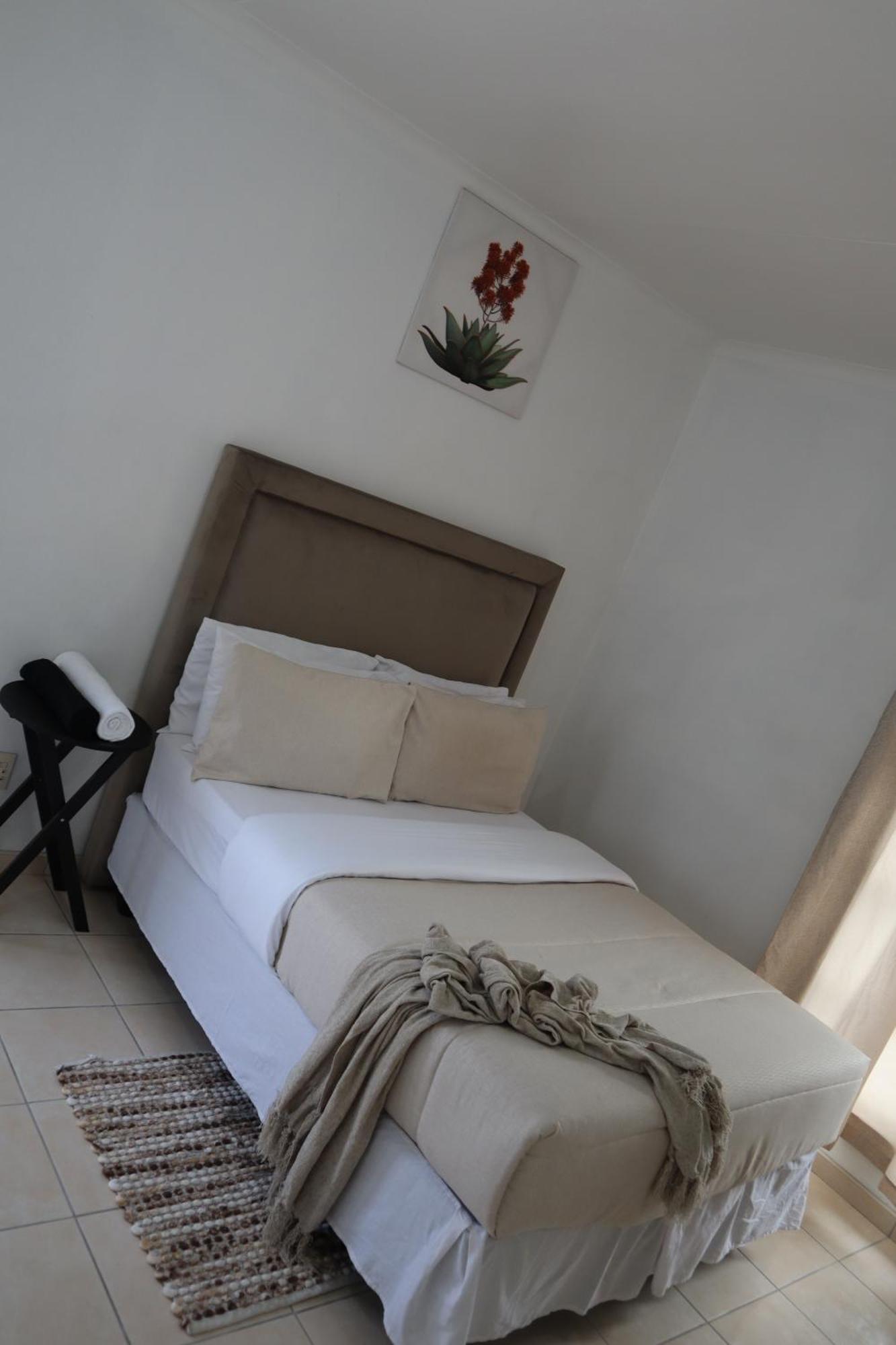 Coastwave Guest House Walvis Bay Bagian luar foto
