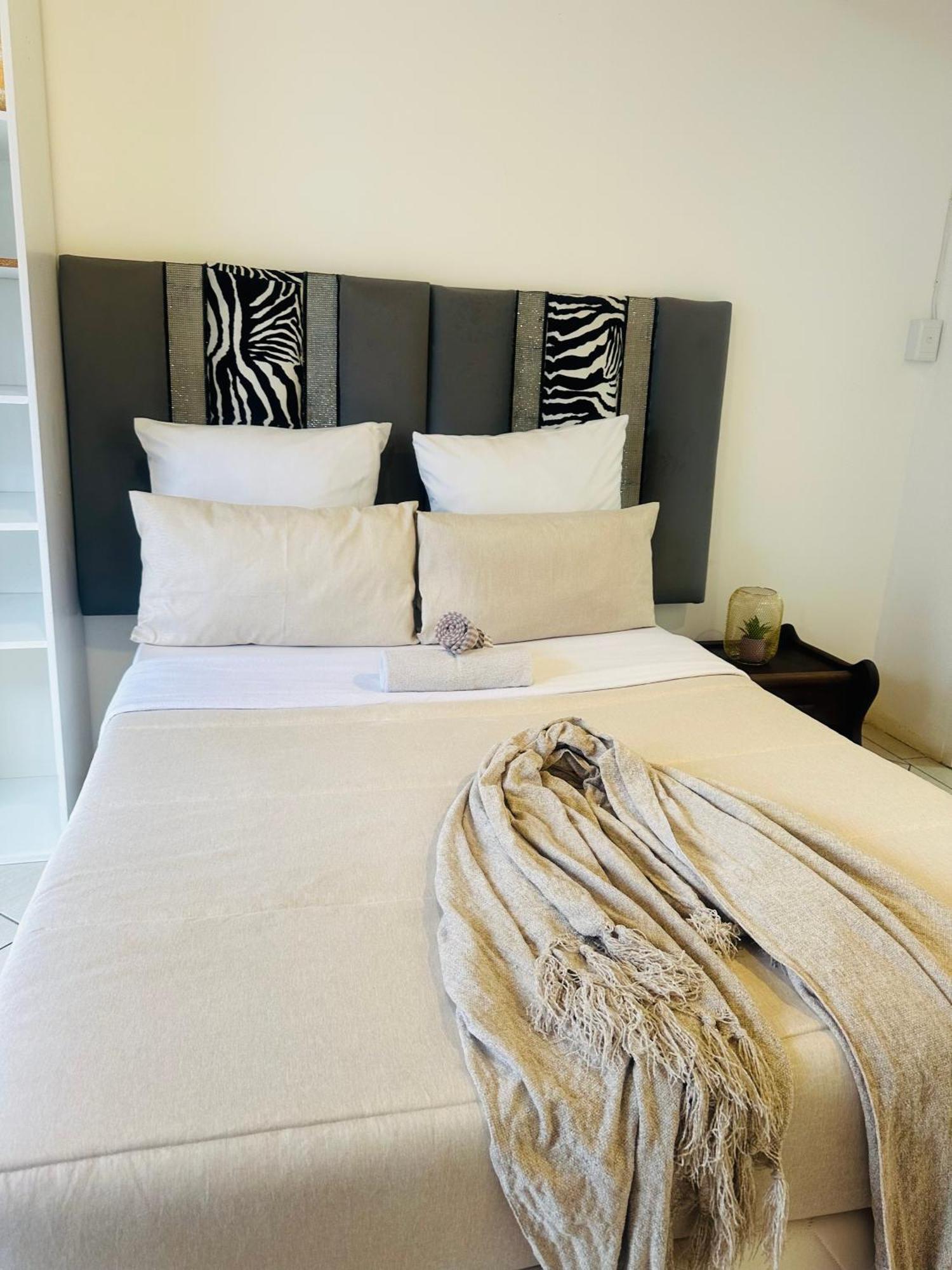 Coastwave Guest House Walvis Bay Bagian luar foto